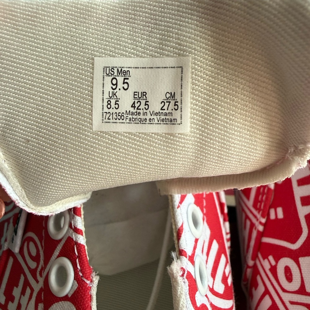 Vans (Otw Repeat) Racng Rd/Wht
VNOAMTFUZA Logo Print NWT - Picture 5 of 5